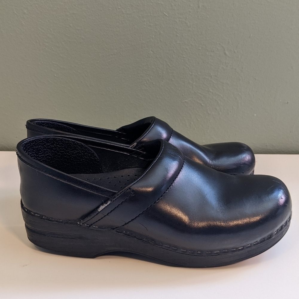 Dansko Black Slip on Clogs Size 38 - Picture 3 of 12